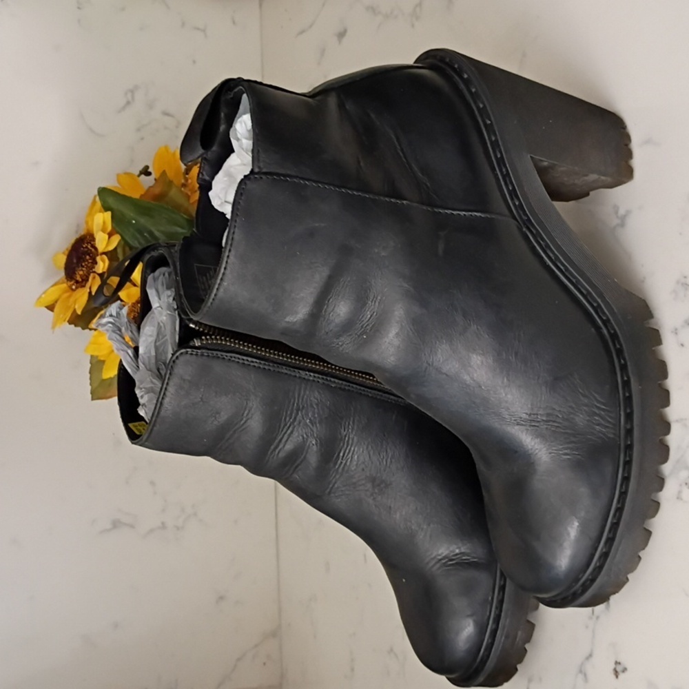 DR.MARTENS MAGDALENA Leather Ankle Boots